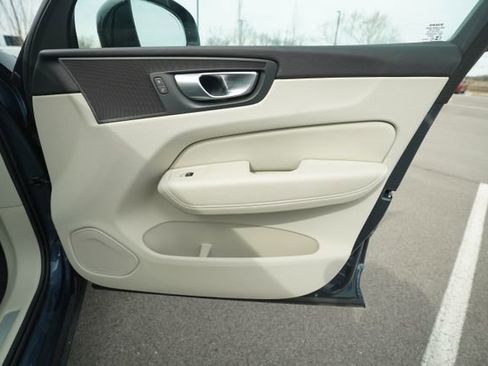Used 2024 Volvo XC60 B5 Plus w/ Protection Package Premier image 21