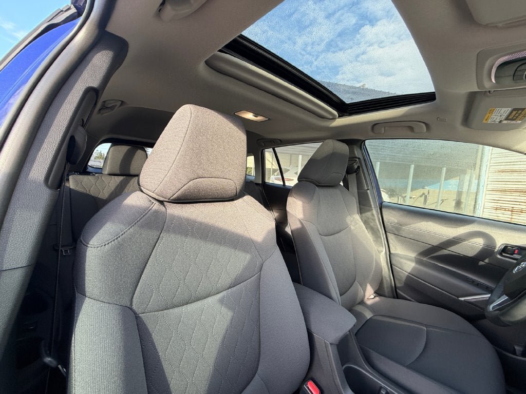 Used 2024 Toyota Corolla Cross LE w/ Moonroof Package AWD/4WD image 27