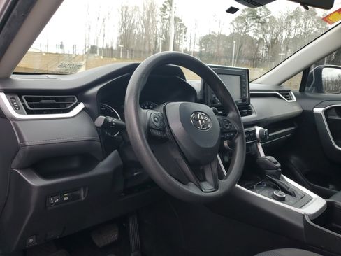 Used 2022 Toyota RAV4 LE image 16