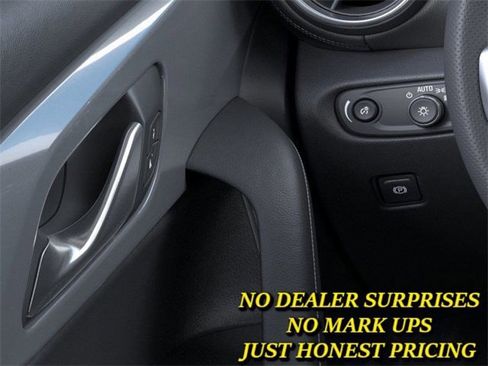 New 2025 Chevrolet Blazer LT w/ Driver Confidence Package image 10