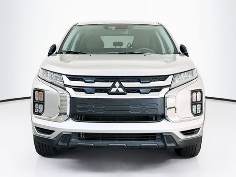 Used 2025 Mitsubishi Outlander Sport SE image 2