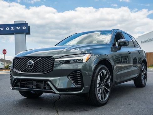 New 2026 Volvo XC60 T8 Plus w/ Climate Package AWD/4WD image 3