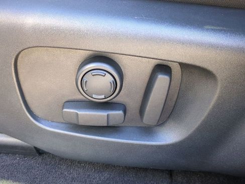 Used 2022 Land Rover Range Rover Velar R-Dynamic S image 17