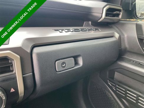 Used 2025 Toyota Tacoma TRD Sport image 24