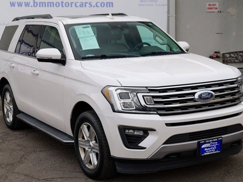 Used 2018 Ford Expedition XLT w/ Equipment Group 202A image 9