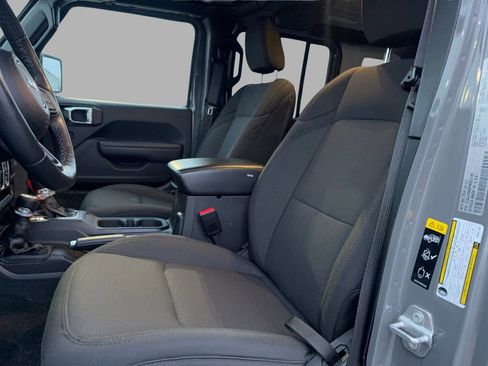 Used 2023 Jeep Wrangler Unlimited w/ Cold Weather Group image 10