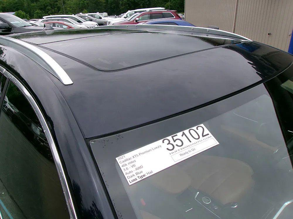 Used 2021 Cadillac XT5 Premium Luxury w/ LPO, Floor Liner Package AWD/4WD image 10