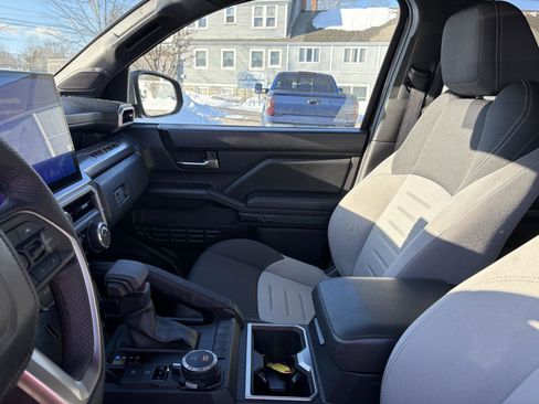 Used 2025 Toyota Tacoma TRD Sport w/ TRD Sport Upgrade Package image 15