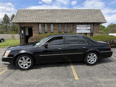 Used 2010 Cadillac DTS Platinum FWD image 1