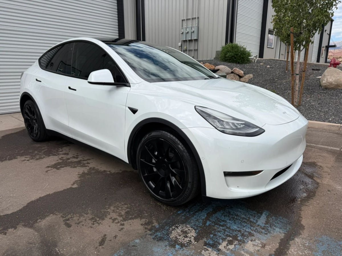 Used 2021 Tesla Model Y Long Range AWD/4WD image 11