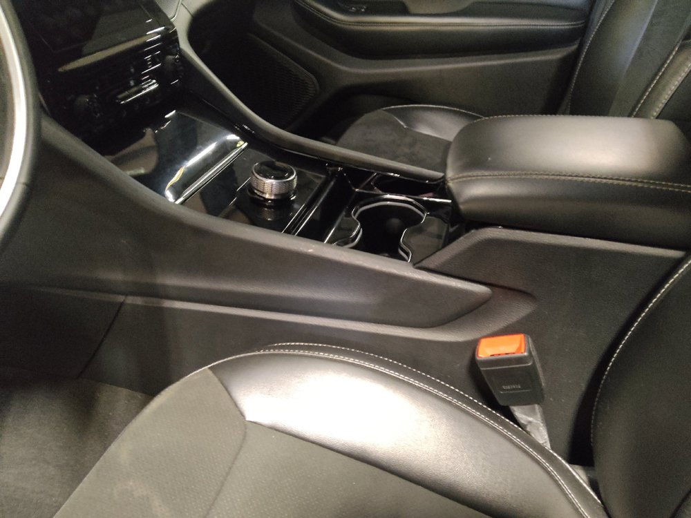 Used 2023 Jeep Grand Cherokee L Laredo RWD image 26