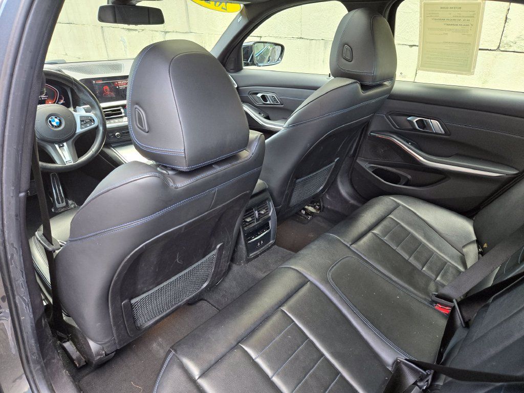 Used 2022 BMW 330i xDrive Sedan w/ M Sport Package AWD/4WD image 17