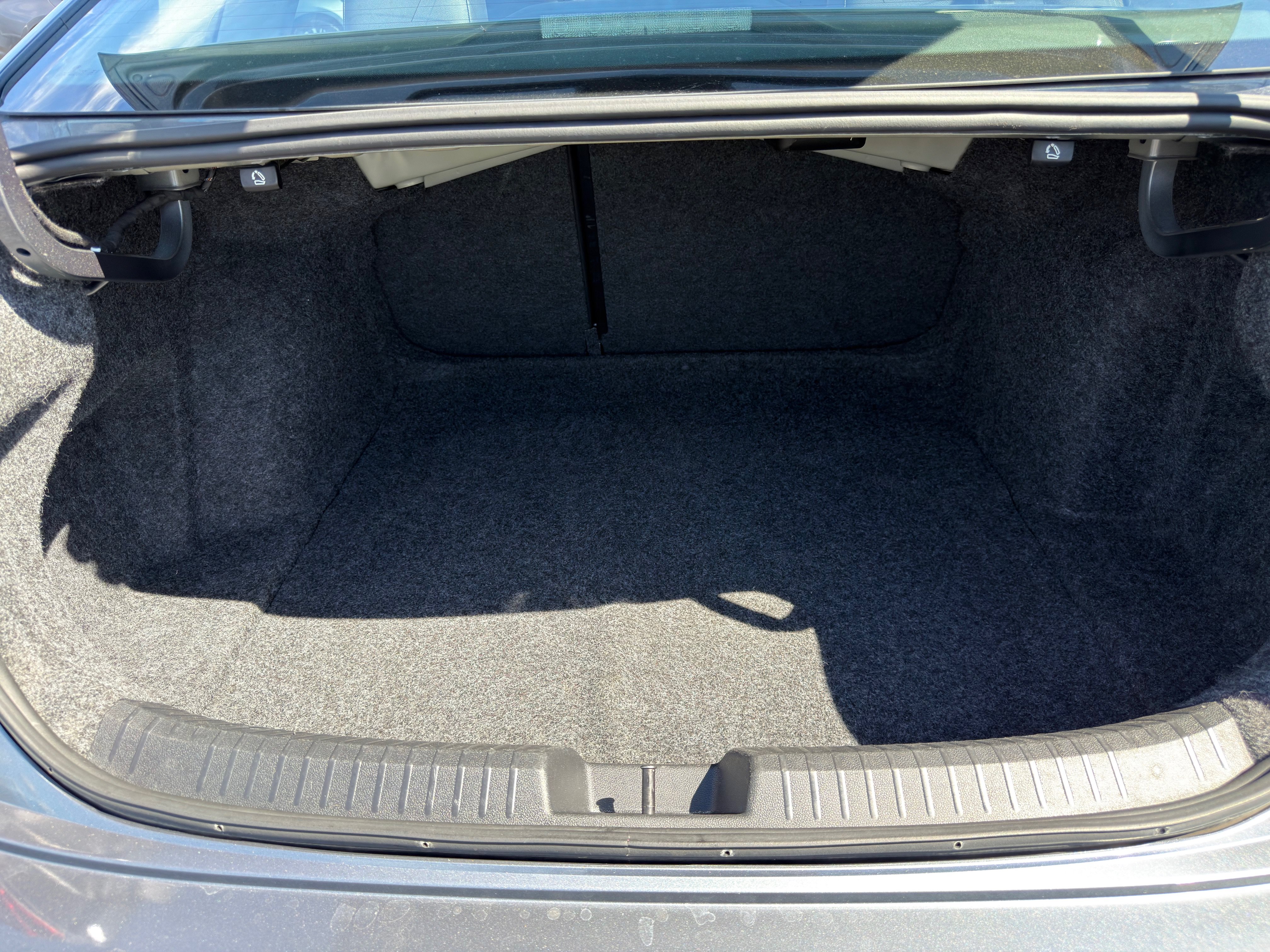 Used 2025 Volkswagen Jetta SE FWD image 15