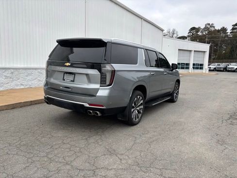 Certified 2025 Chevrolet Suburban High Country image 16