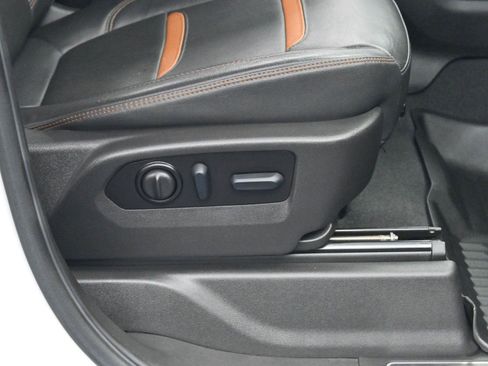 Used 2022 GMC Sierra 2500 AT4 w/ AT4 Preferred Package image 32