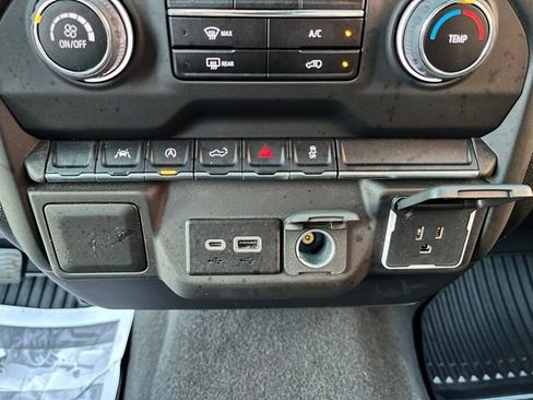 Used 2022 Chevrolet Silverado 1500 Custom image 35