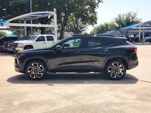Used 2024 Chevrolet Trax RS FWD image 12