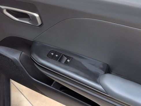 Used 2025 Kia K4 FWD image 30