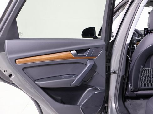 Used 2023 Audi Q5 2.0T Premium w/ Convenience Package image 22