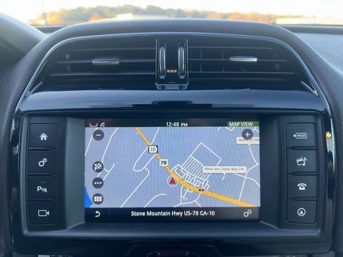 Used 2017 Jaguar F-PACE Prestige image 27