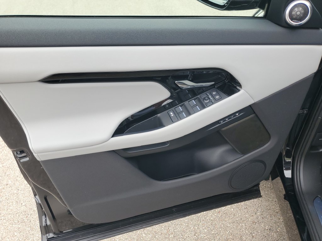 New 2026 Land Rover Range Rover Evoque S AWD/4WD image 7