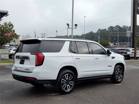 Used 2023 GMC Yukon AT4 w/ AT4 Premium Package AWD/4WD image 5