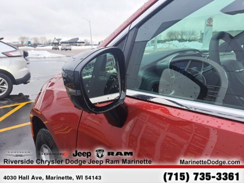 New 2026 Chrysler Pacifica Select image 6