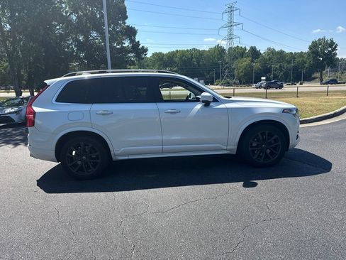 Used 2019 Volvo XC90 T5 Momentum w/ Multimedia Package AWD/4WD image 6