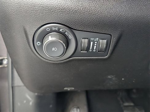 Used 2022 Jeep Compass Limited image 14