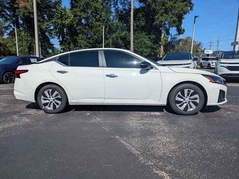 New 2025 Nissan Altima 2.5 S image 3
