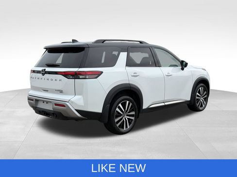Used 2025 Nissan Pathfinder Platinum AWD/4WD image 11