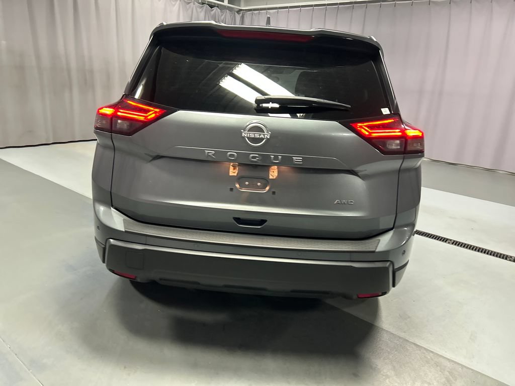 Used 2025 Nissan Rogue SV AWD/4WD image 6