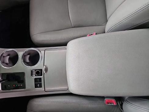 Used 2013 Toyota Highlander 4WD Hybrid image 29