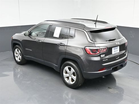 Used 2017 Jeep Compass Latitude w/ Safe & Security Group AWD/4WD image 27