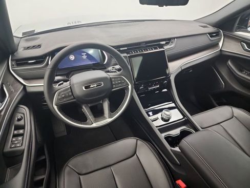 New 2025 Jeep Grand Cherokee L Limited w/ Luxury Tech Group II image 15