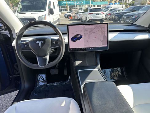 Used 2021 Tesla Model Y Long Range AWD/4WD image 19