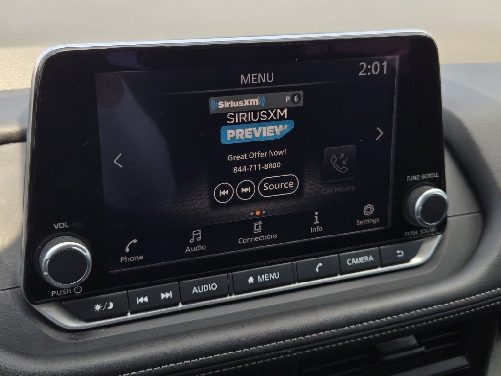 Used 2025 Nissan Rogue S FWD image 19