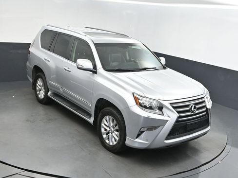 Used 2015 Lexus GX 460 image 1