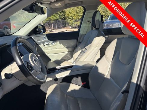 Used 2020 Volvo XC90 T6 Momentum image 17