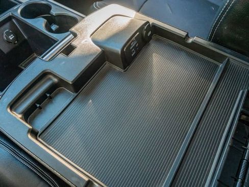 Used 2014 RAM 3500 Laramie image 33