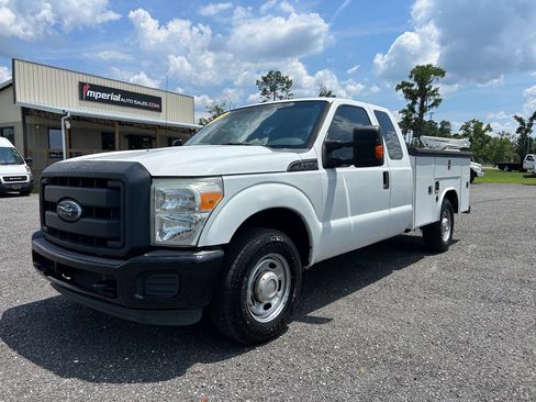 Used 2015 Ford F250 XL w/ Power Equipment Group RWD image 1