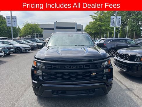 Used 2022 Chevrolet Silverado 1500 Custom AWD/4WD image 2