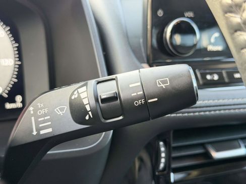 Used 2022 Nissan Rogue Platinum w/ Head-Up Display Package image 27