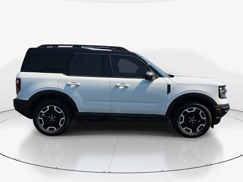 Used 2022 Ford Bronco Sport Outer Banks w/ Tech Package AWD/4WD image 2