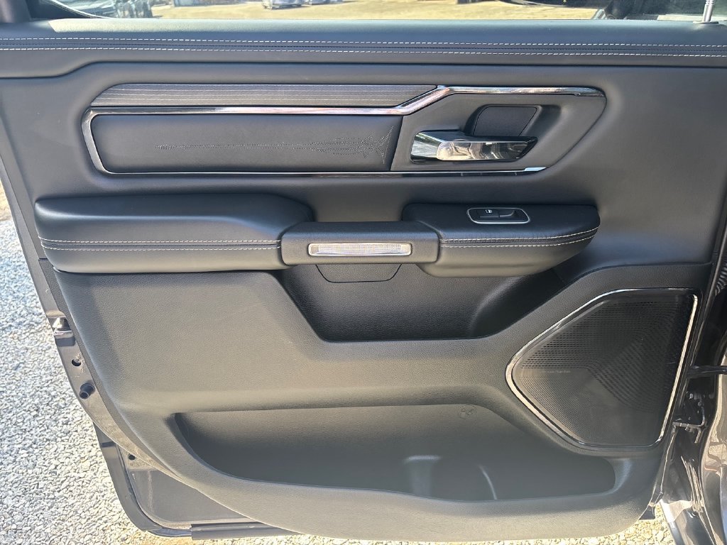 Used 2022 RAM 1500 Limited AWD/4WD image 19