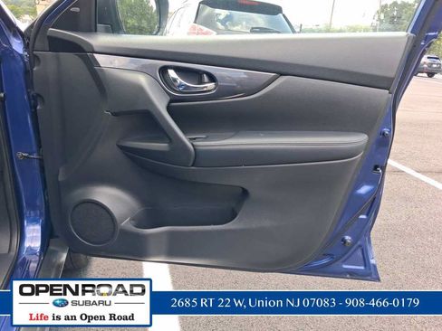 Used 2017 Nissan Rogue S w/ Appearance Package AWD/4WD image 42