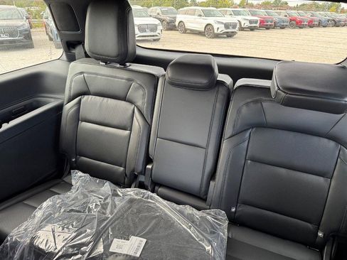 New 2025 Lincoln Navigator Reserve w/ Jet Appearance Package image 12