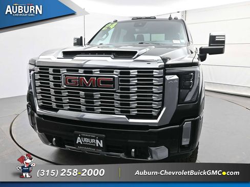 Used 2024 GMC Sierra 2500 Denali w/ Denali Reserve Package image 12