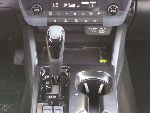 New 2026 Subaru Outback Premium image 19