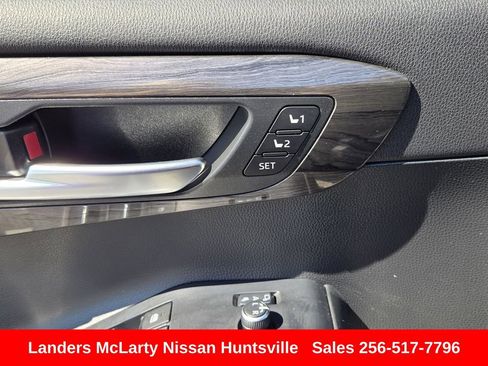 Used 2023 Toyota Highlander Platinum image 26